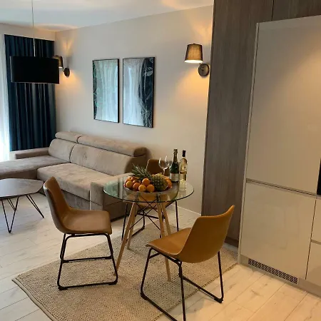 Apartmentsun Parrot *