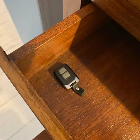 Apartmentsun Parrot